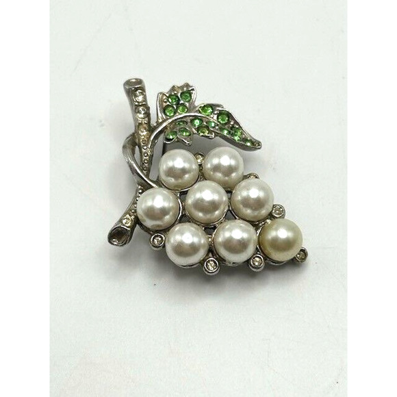 Vintage Silver Tone Rhinestones & Faux Pearls Grape Brooch Pin - Picture 3 of 9